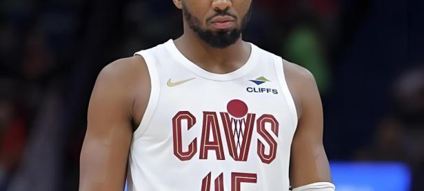 开云体育在线登录-爵士主场完胜鹈鹕，米切尔砍下30分