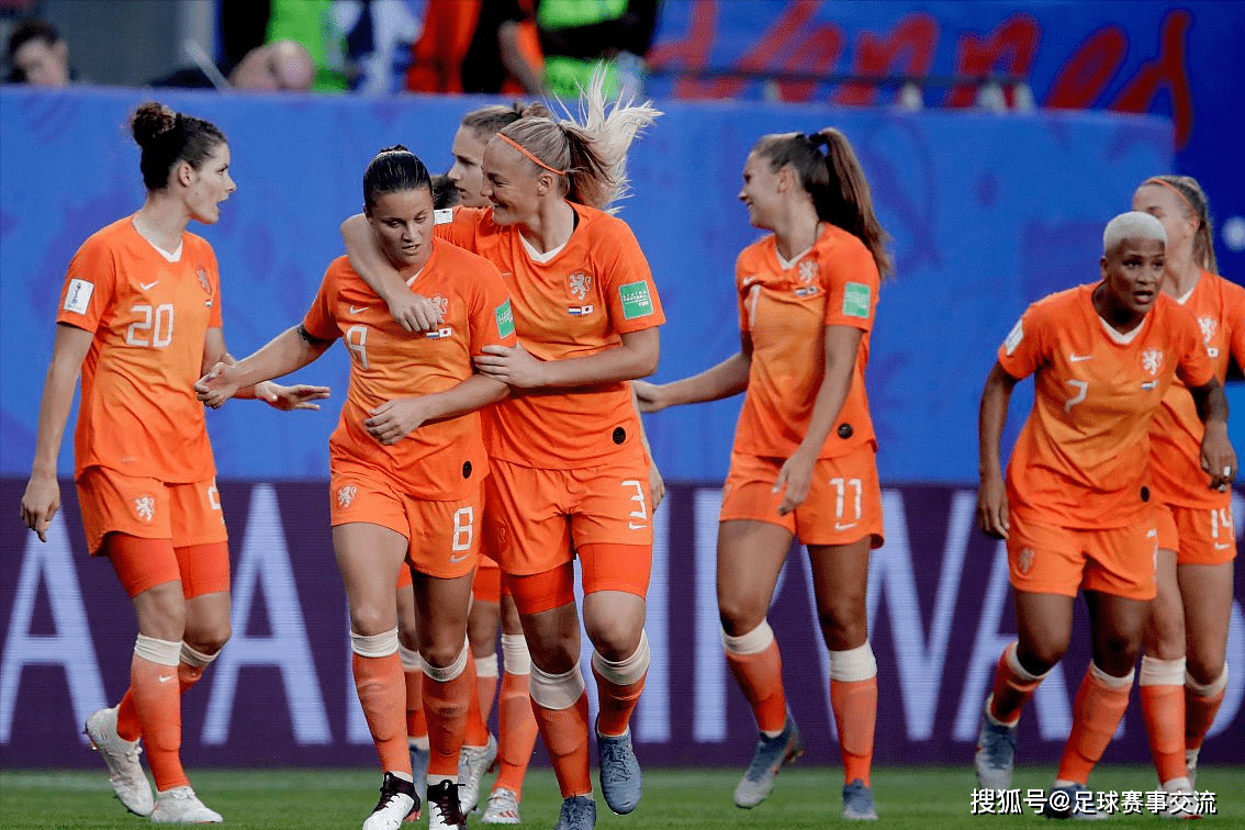 摩洛哥女足在比赛中表现出色，成功晋级决赛