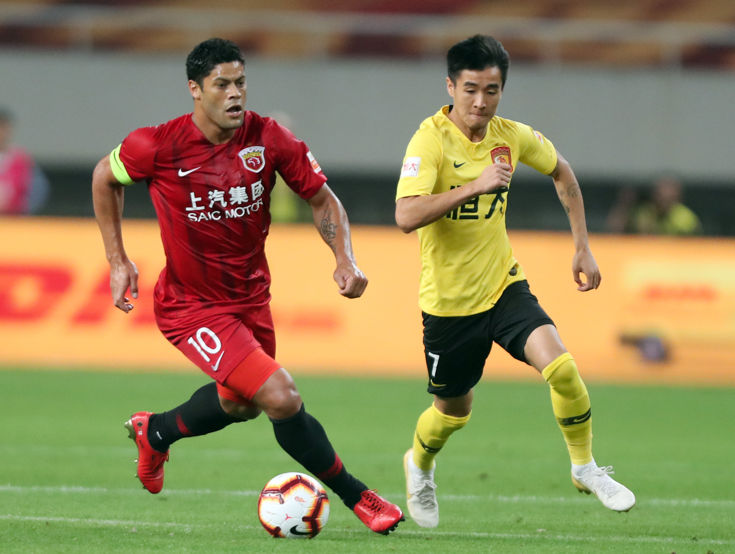 赢得关键战役,助球队冲向冠军之路 赢得关键战役,助球队冲向冠军之路