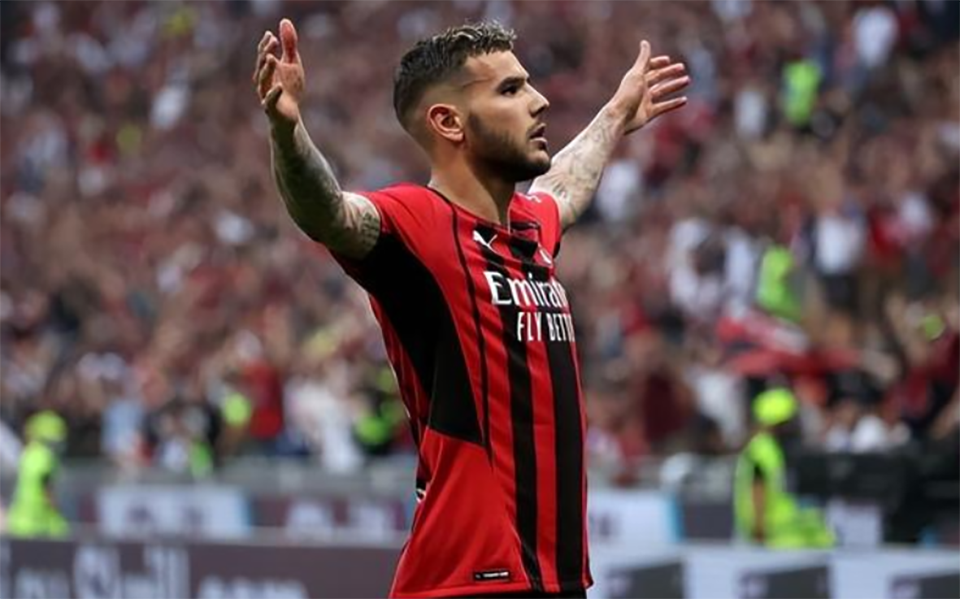 AC米兰核心球员建功,球队继续领跑积分榜的简单介绍 AC米兰核心球员建功,球队继续领跑积分榜的简单介绍