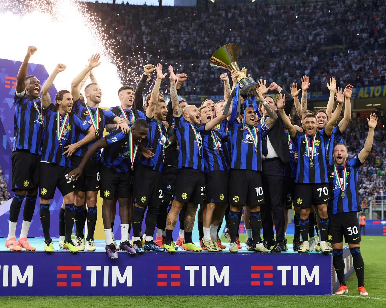 精彩足球大战再度上演,国际豪门齐聚的简单介绍 精彩足球大战再度上演,国际豪门齐聚的简单介绍