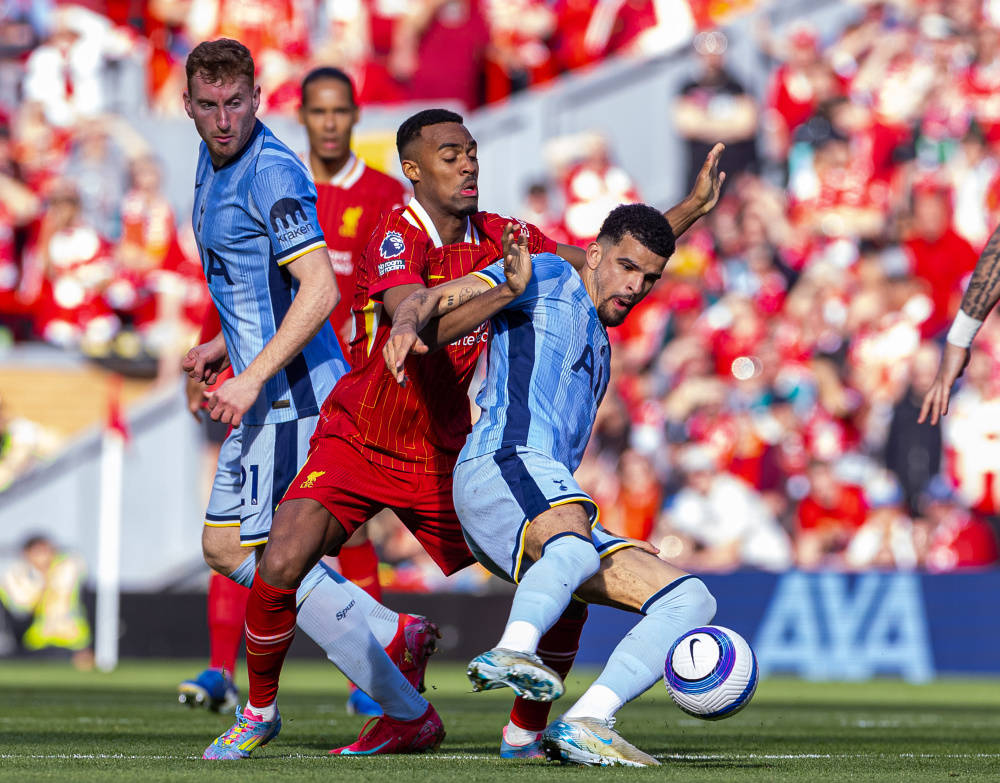 关于利物浦客场战平伯恩利,失去连胜势头的信息 关于利物浦客场战平伯恩利,失去连胜势头的信息