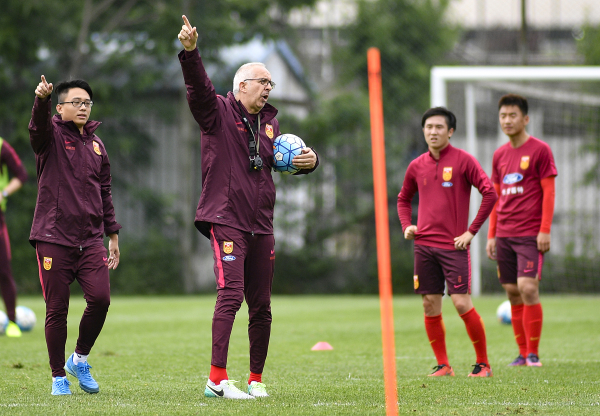 教练组遭遇困扰,球队面临技战术调整的简单介绍 教练组遭遇困扰,球队面临技战术调整的简单介绍